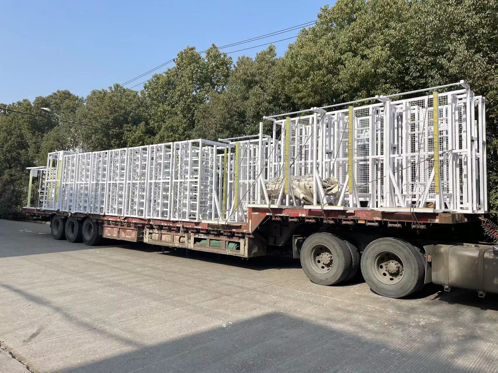 24臺(tái)料框發(fā)往武漢小鵬汽車